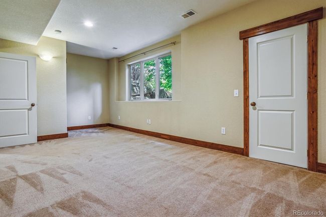 Basement bedroom | Image 35
