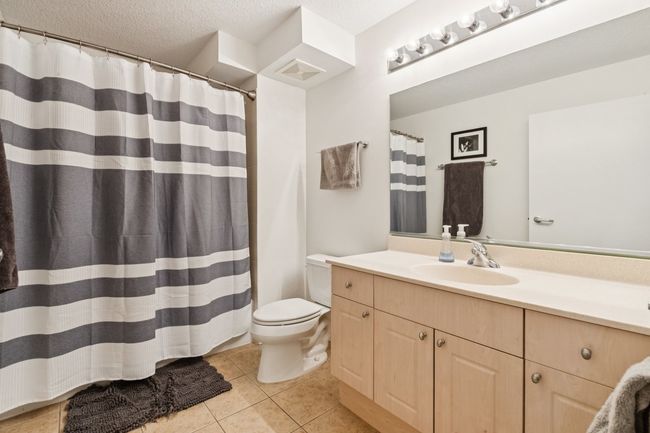APT-1017 - 800 Elgin Rd, Condo with 2 bedrooms, 2 bathrooms and 1 parking in Evanston IL | Image 12