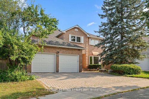 33 Autumn Way, Aurora, ON, L4G4P2 | Card Image