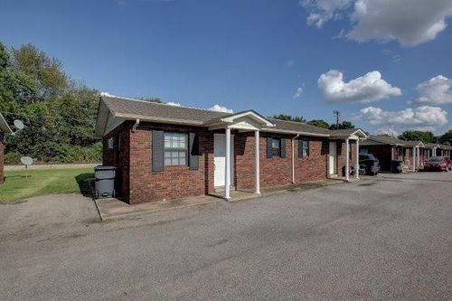 apt-19-404 Thompsonville Ln, Oak Grove, KY, 42262-9249 | Card Image