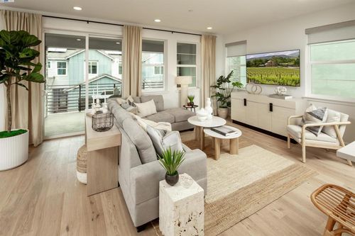 156 Compass Drive, Napa, CA, 94558 | Card Image