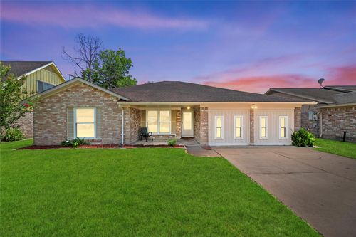 12211 Pine Knoll Dr, Houston, TX, 77099-2411 | Card Image