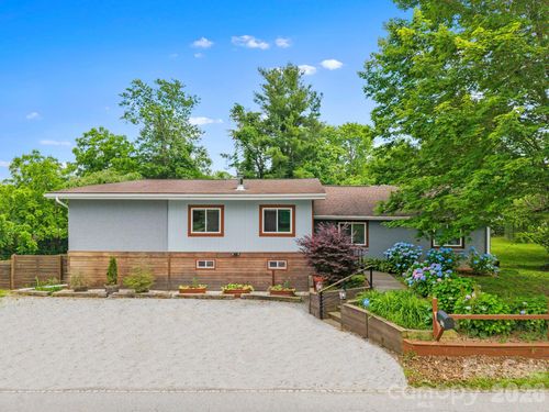 419 E Blue Ridge Rd, East Flat Rock, NC, 28726-2410 | Card Image