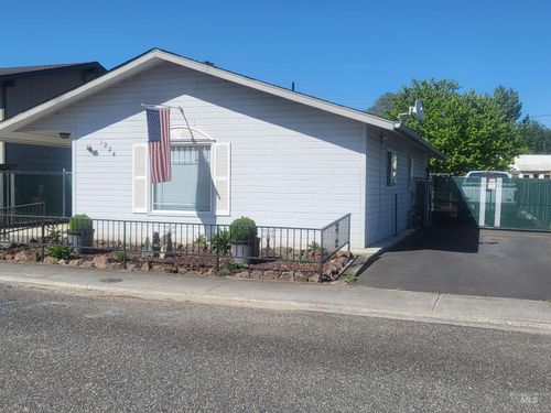 1224 9th St, Clarkston, WA, 99403-3338 | Card Image