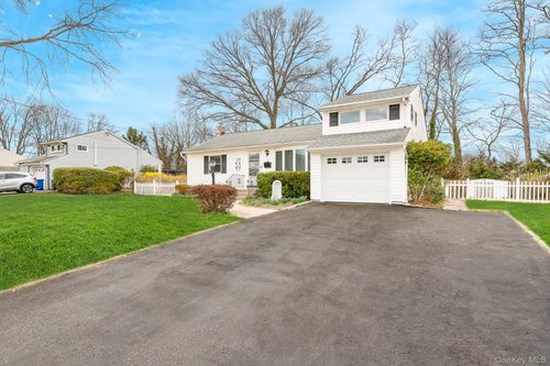 41 Peachtree Lane, Huntington, NY, 11746 | Card Image
