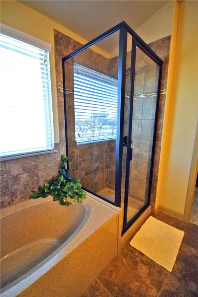 master bathroom | Image 21