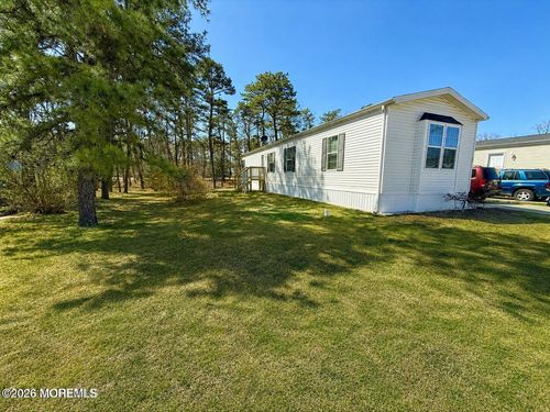 65 Woodchuck Pkwy, Whiting, NJ, 08759-3652 | Card Image