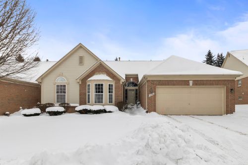 1230 Churchill Cir, Rochester, MI, 48307-6058 | Card Image