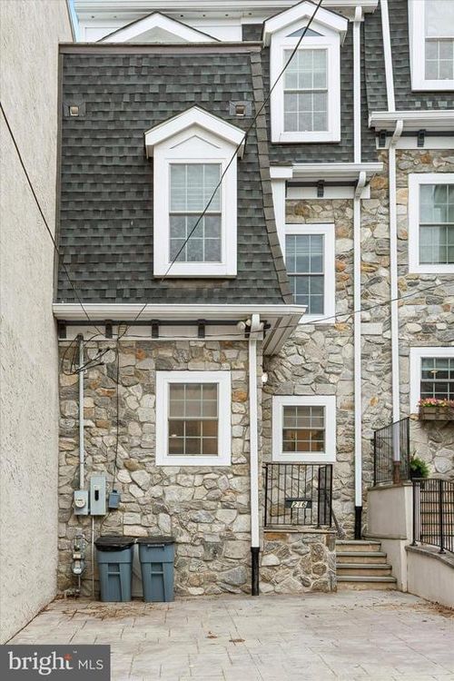 216 Wendover St, PHILADELPHIA, PA, 19128-5040 | Card Image
