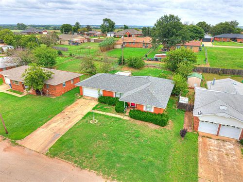 1212 Lynnwood Avenue, Lindsay, OK, 73052 | Card Image