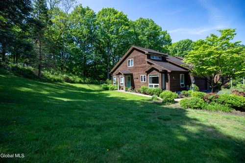 32 Lillian Ln, Troy, NY, 12180-4700 | Card Image