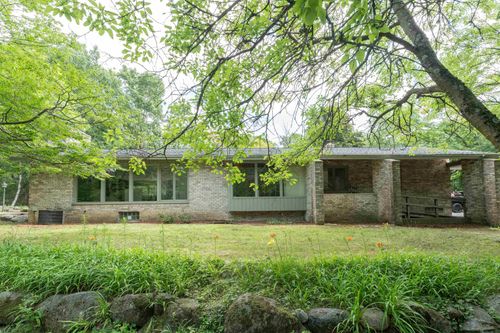 W345S3540 Moraine Hills Drive, Ottawa, WI, 53118 | Card Image