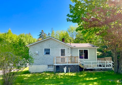 4 Long Pond Rd, Southwest Harbor, ME, 04679-4639 | Card Image