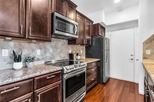 apt-212-3105 San Jacinto St, Dallas, TX, 75204-5555 | Card Image