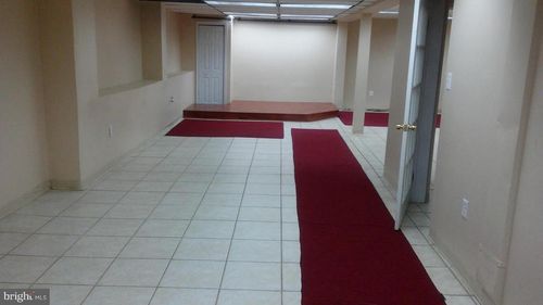 lowr-level-5634 Annapolis Rd, Bladensburg, MD, 20710-2206 | Card Image