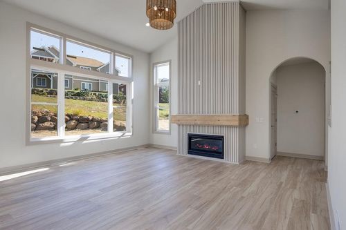 1113 N Division St, Waunakee, WI, 53597-3101 | Card Image