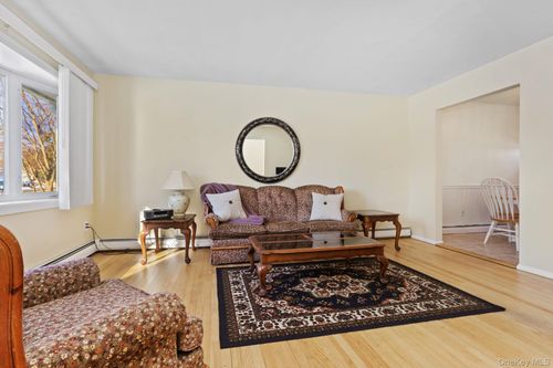 48 Friendly Rd, Mahopac, NY, 10541-1919 | Card Image