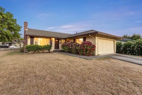 540 Lanyard Ct E, Rohnert Park, CA, 94928-4621 | Card Image
