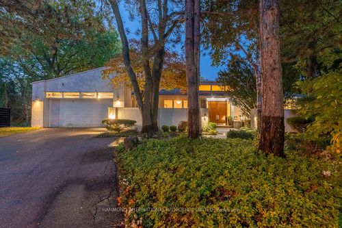 3 Bluejay Pl, North York, ON, M3B1V8 | Card Image