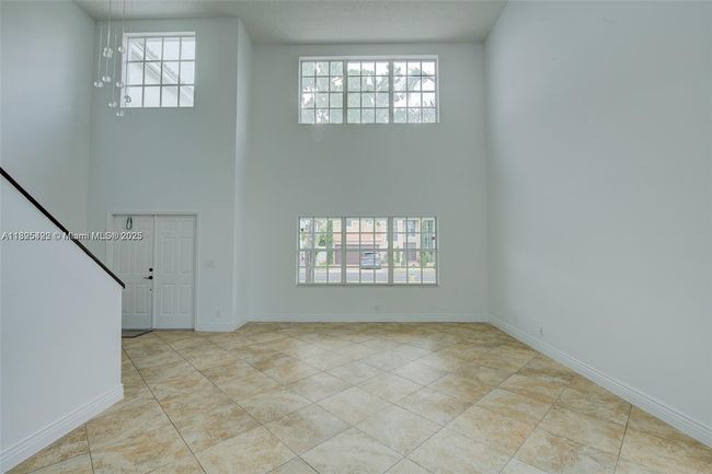 1127 Sw 104 Th Way, House other with 4 bedrooms, 3 bathrooms and null parking in Pembroke Pines FL | Image 7