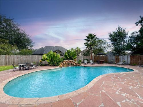 1501 W Castlewood Ave, Friendswood, TX, 77546-5280 | Card Image