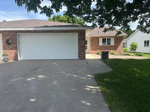 806 28th Ave Sw, Willmar, MN, 56201-5075 | Card Image