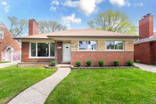 16115 Veronica Ave, Eastpointe, MI, 48021-3643 | Card Image