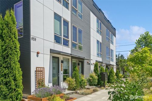unit-d-604 Nw 77th St, Seattle, WA, 98117-4019 | Card Image