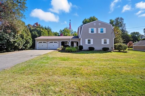 5 Old Carriage Dr, Wilbraham, MA, 01095-2414 | Card Image