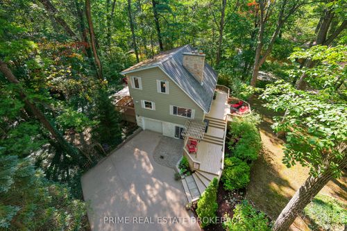 10257 Woodpark Crt, Lambton Shores, ON, N0M1T0 | Card Image