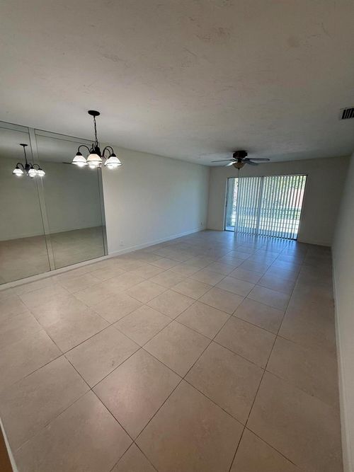 124-5515 N Lakewood Circle N, Margate, FL, 33063 | Card Image