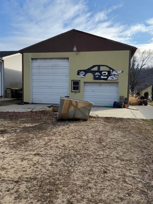 708 Bluff St, BROWNSVILLE, MN, 55919-1606 | Card Image