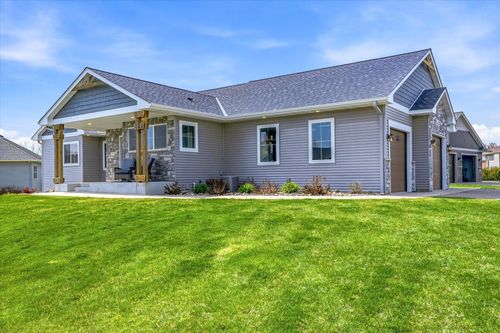 31722 Marshview Ct, Lindstrom, MN, 55045-8107 | Card Image