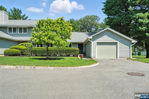106 Hopkins Ct, Mahwah, NJ, 07430-2024 | Card Image