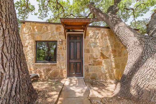 325 Eagle Rest Ln, Burnet, TX, 78611-3258 | Card Image