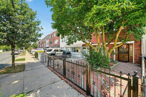 230 Huntington Ave, Bronx, NY, 10465-3232 | Card Image