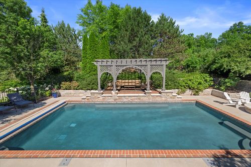 1168 Mary Hill Cir, Hartland, WI, 53029-8009 | Card Image
