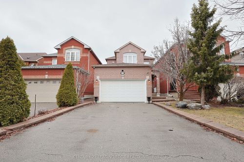 28 Sylwood Cres, Maple, ON, L6A2R1 | Card Image