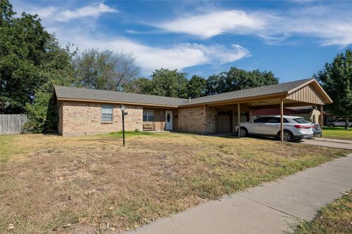 800 Ruidoso Dr, Saginaw, TX, 76179-1935 | Card Image