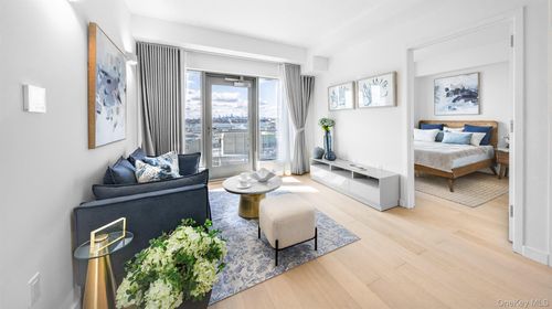 14e-33 Prince St, Flushing, NY, 11354-2730 | Card Image