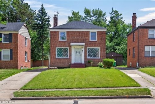 18412 Waterbury Ave, Maple Heights, OH, 44137-3560 | Card Image