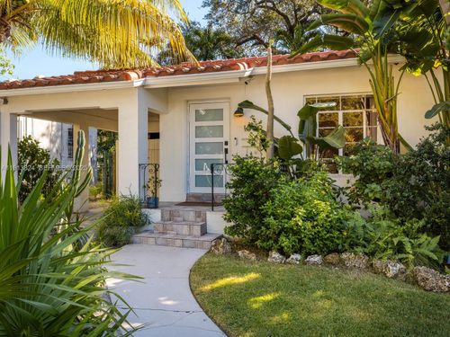 1009 Nw 11th Ct, Miami, FL, 33136-2913 | Card Image