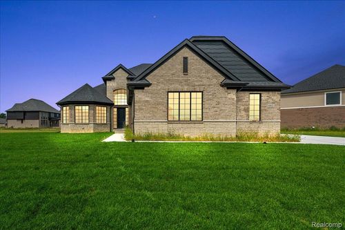 682 Westlake Ave, Oxford, MI, 48371-3737 | Card Image