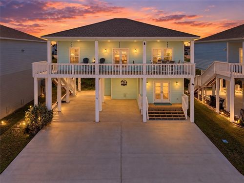 175 Paradise Dr, Rockport, TX, 78382-2023 | Card Image