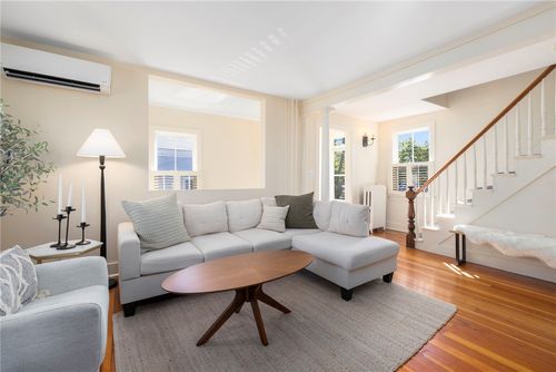 6 2nd St, Newport, RI, 02840-2411 | Card Image