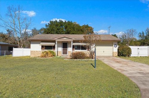 415 First Dr, LADY LAKE, FL, 32159-4627 | Card Image