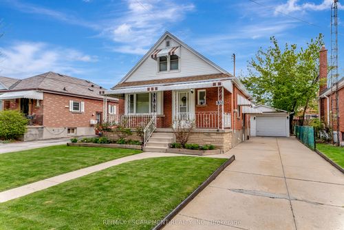 131 E 42nd St, Hamilton, ON, L8T3A2 | Card Image