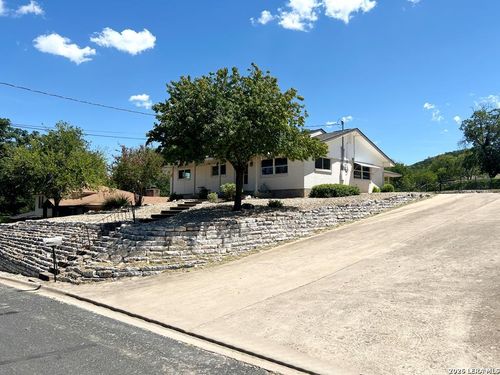 1110 Nancy Beth Dr, Kerrville, TX, 78028-3447 | Card Image