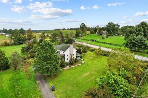 2 Bruyn Ave, Pine Bush, NY, 12566-6702 | Card Image