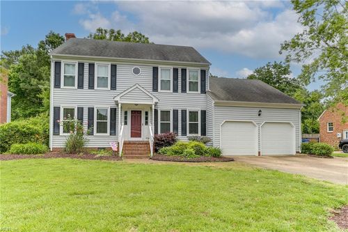 413 Granada Dr, Chesapeake, VA, 23322-8020 | Card Image